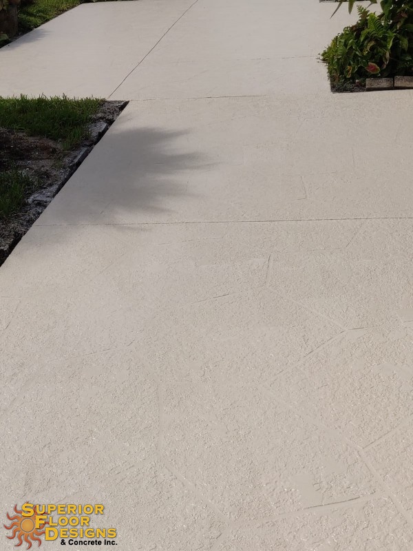 Spray Deck with Stone Design